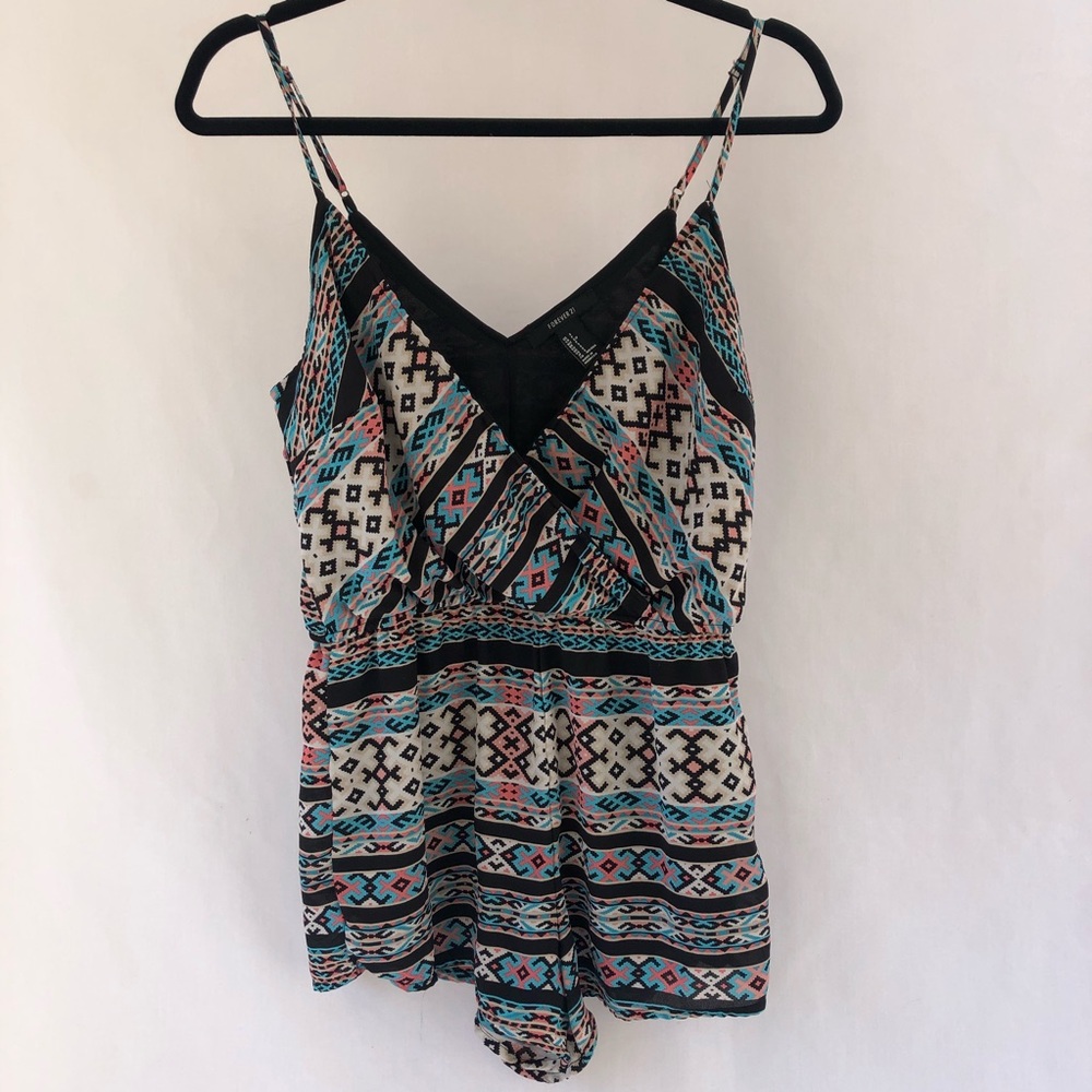 FOREVER 21 Tribal/ Southwestern/ Aztec print small